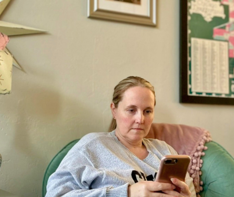 One Intentional Scroll (Because You&rsquo;re Not Actually Trying to Quit Your Phone)